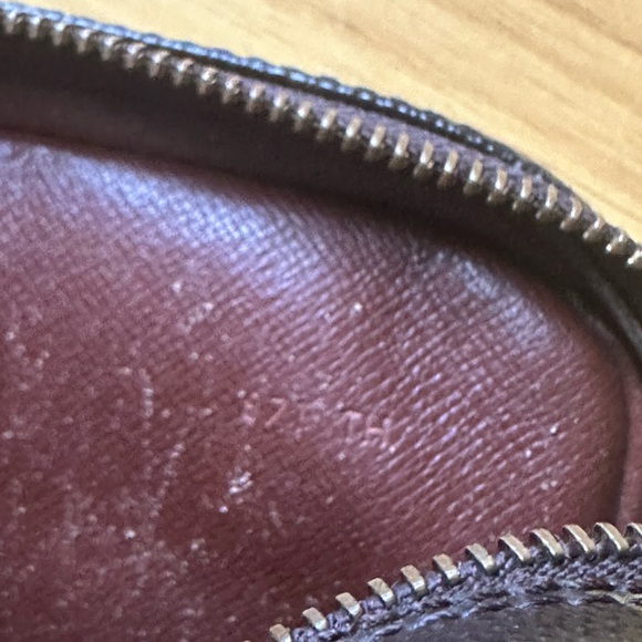 LOUIS VUITTON Marly Dragonne leather Monogram Brown Clutch Bag - Picture 16 of 16